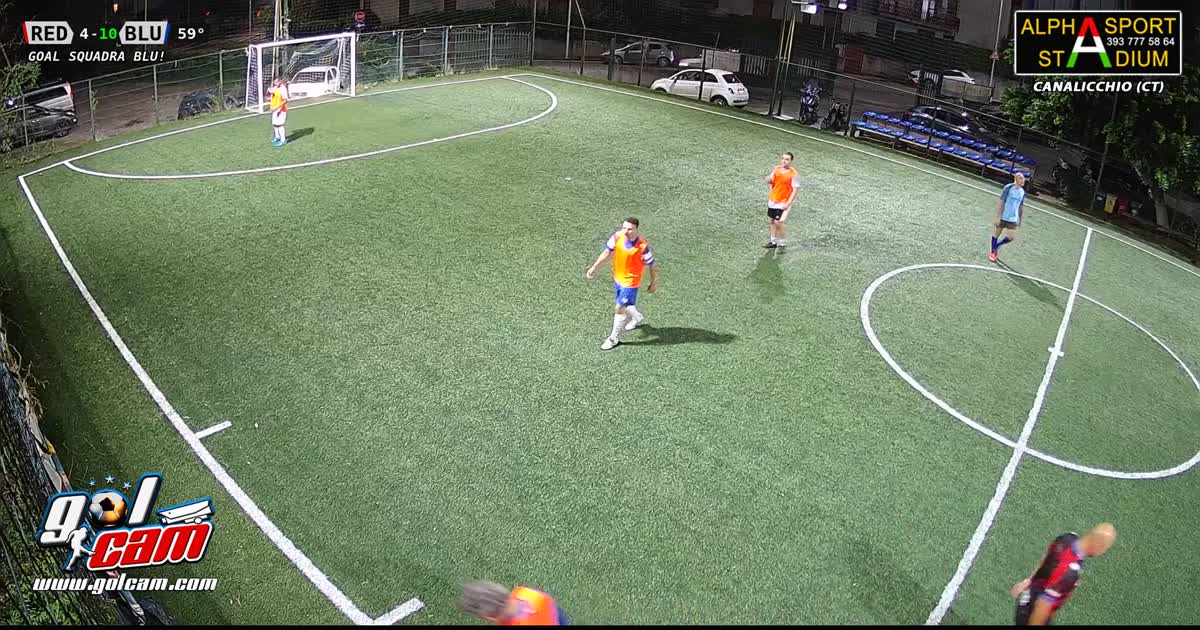 Stop di petto e goal al volo