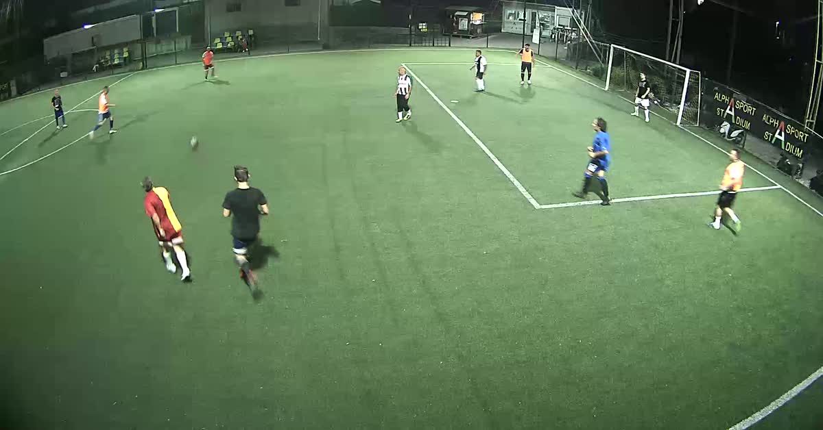 Goal di Grasso in scivolata 