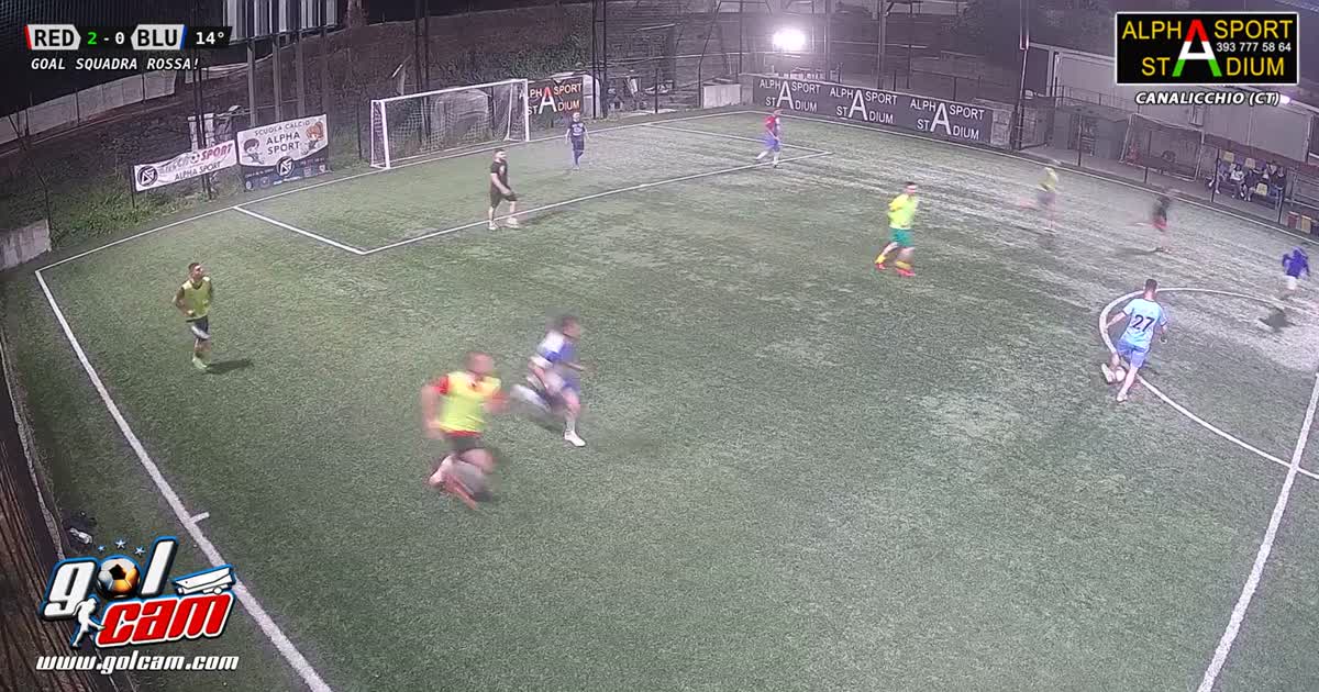 Gol smarcando difensore