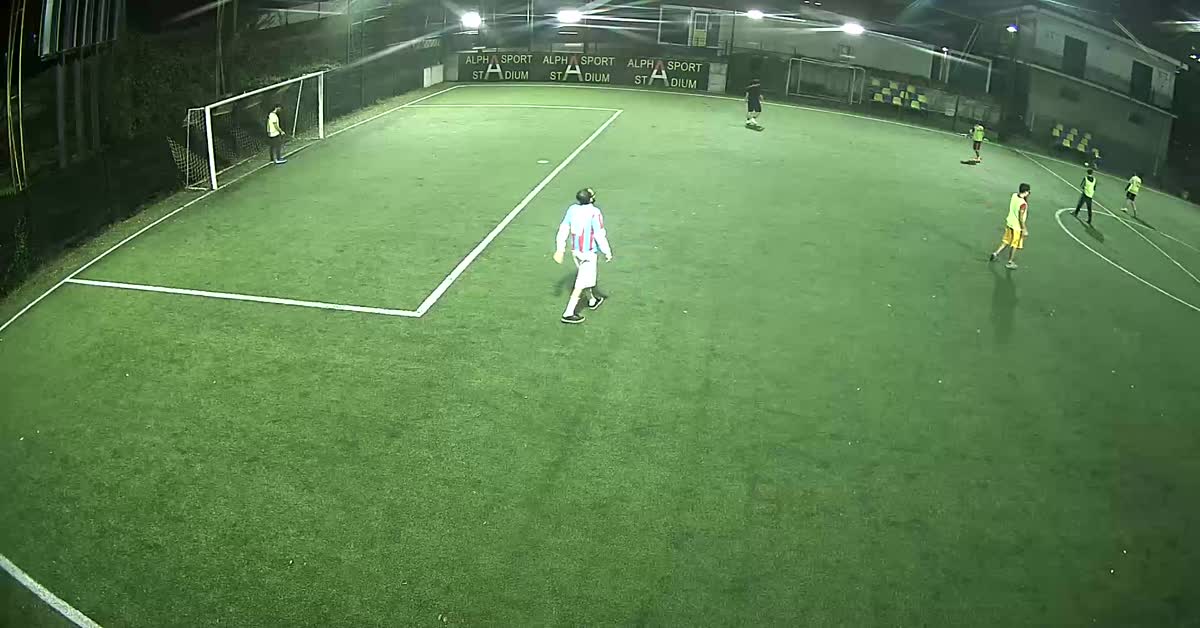 Tunnel di tacco e gol 