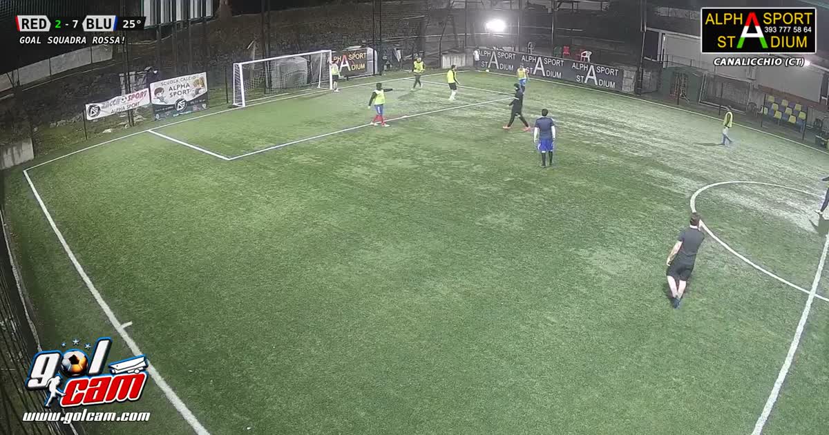 Gol con piccola deviazione