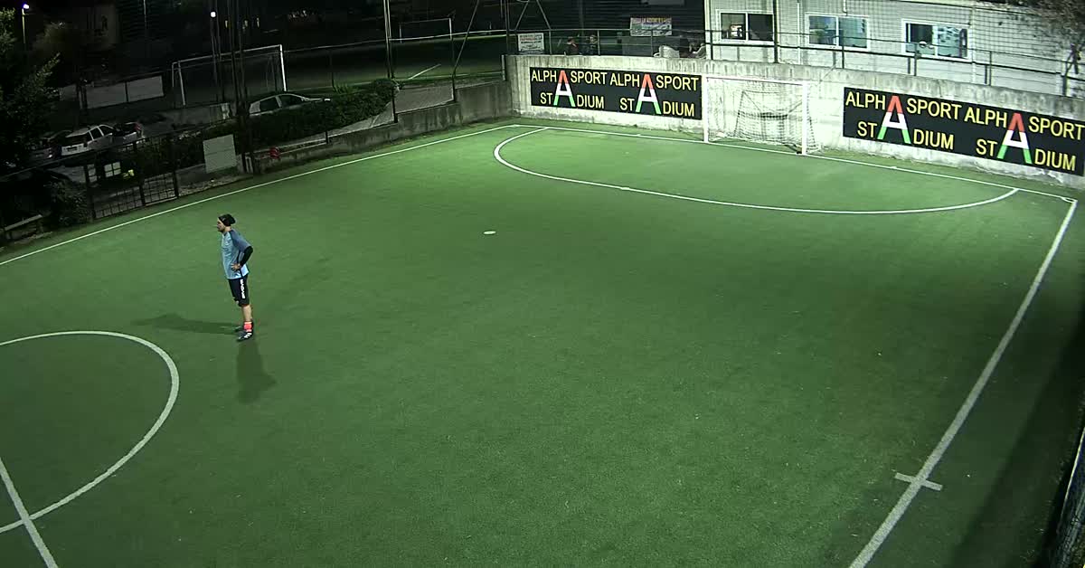Gran tiro di esterno e goal