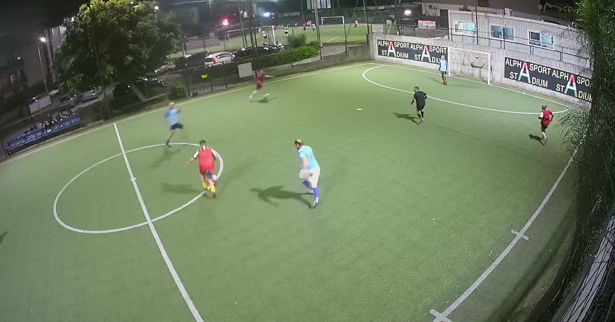 Appoggia a fil di palo e goal