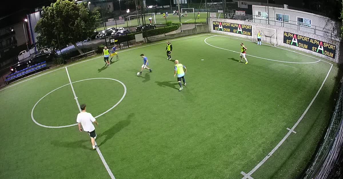 Dribbling e goal di sinistro