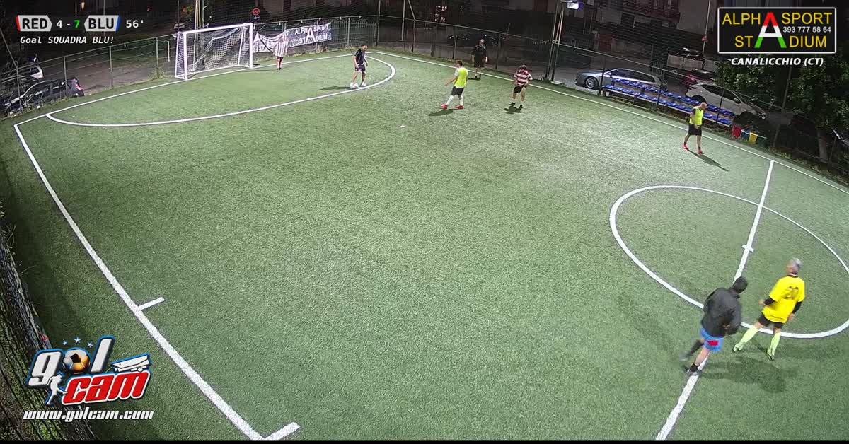 Tiro da centrocampo e goal