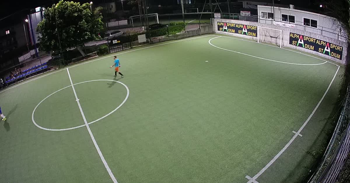 Gol all angolino basso
