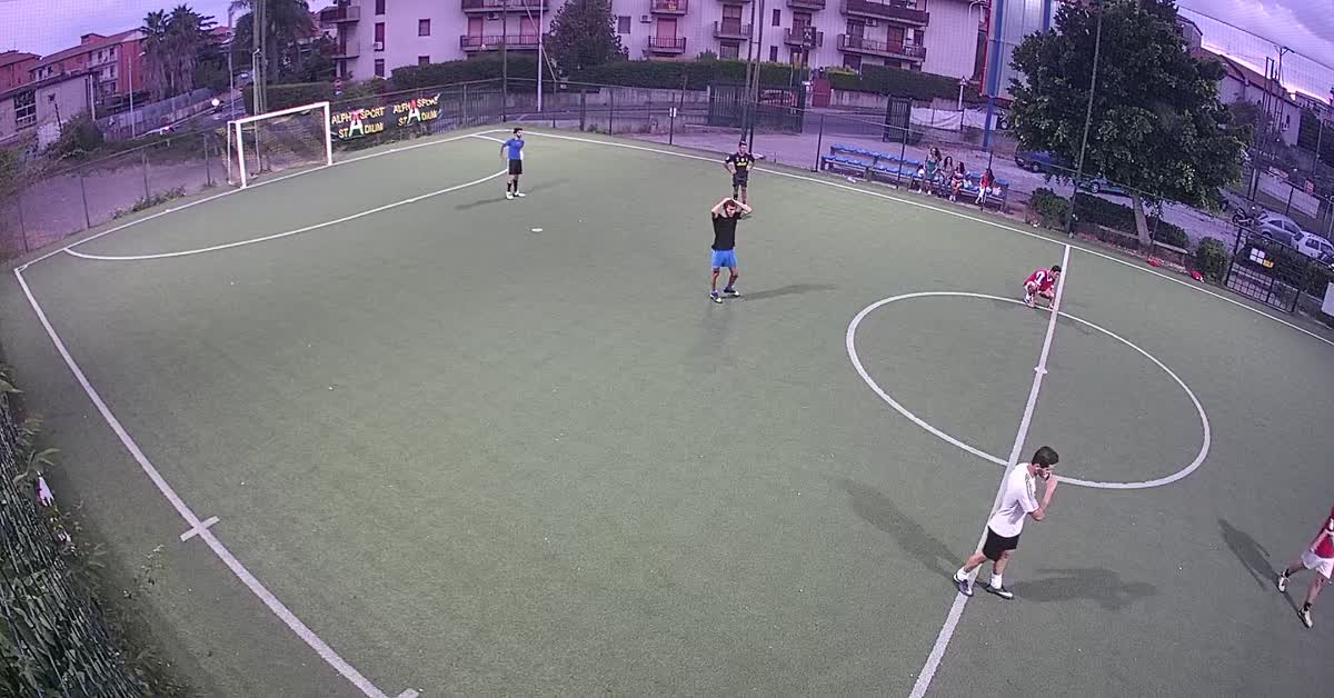 dribbling in mezzo a due e gol