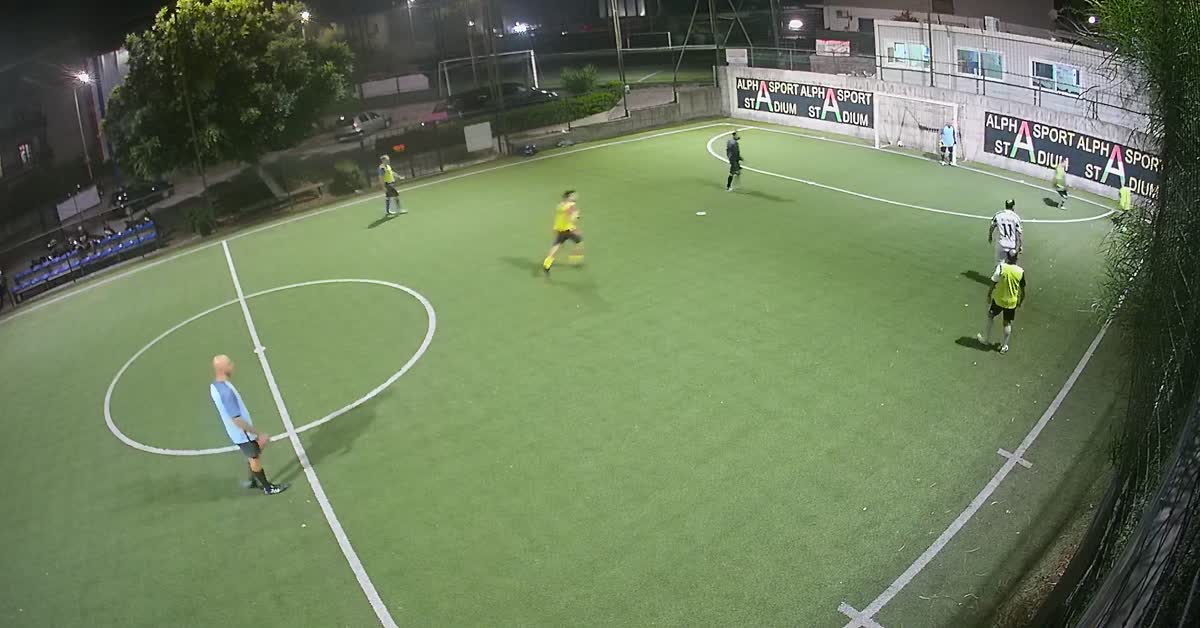Bel goal di sinistro al volo