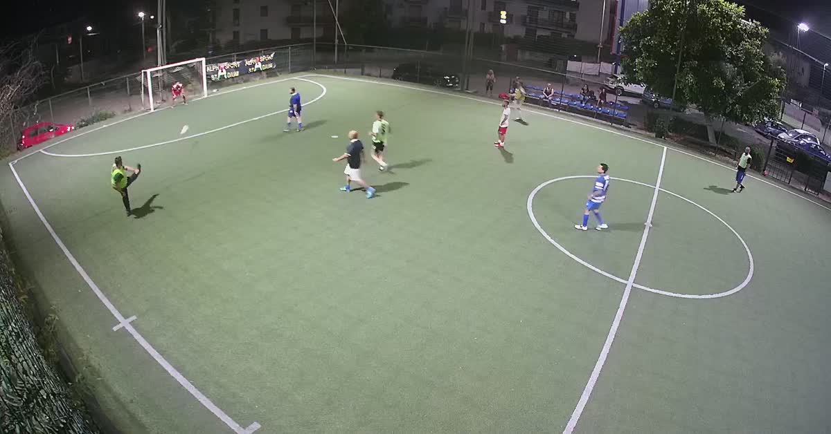 Tiro e gol su respinta