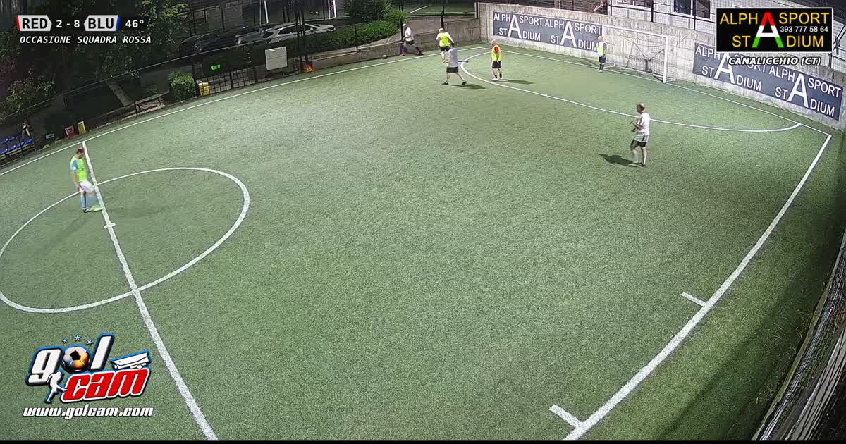 Assist, esterno al volo e palo
