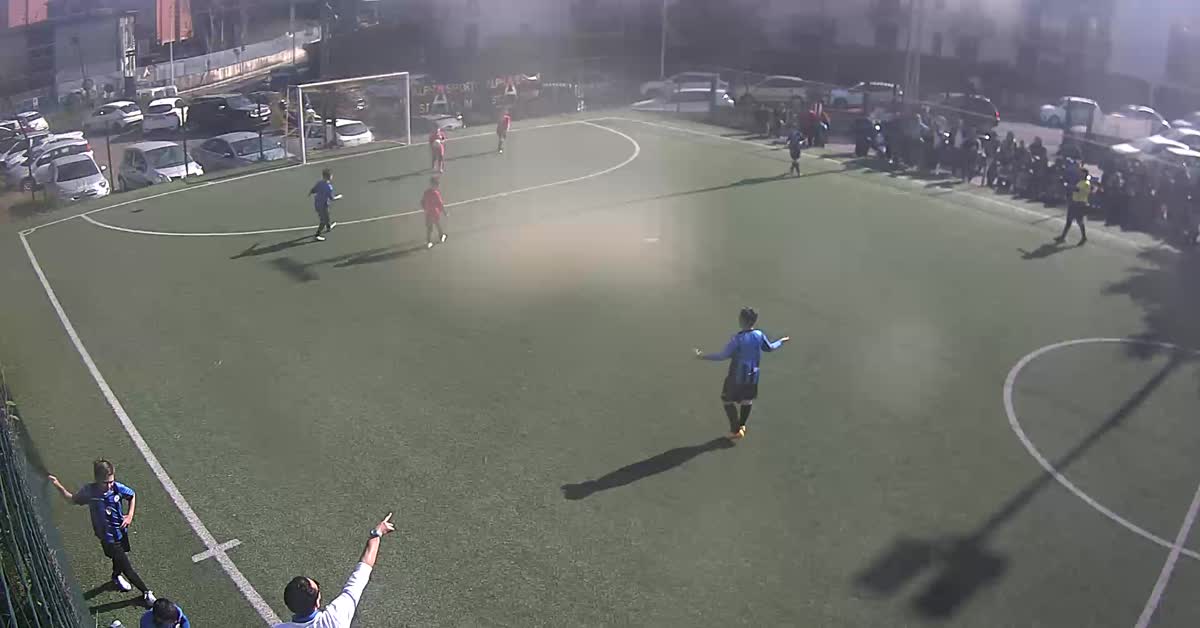 Sombrero e gol di testa 