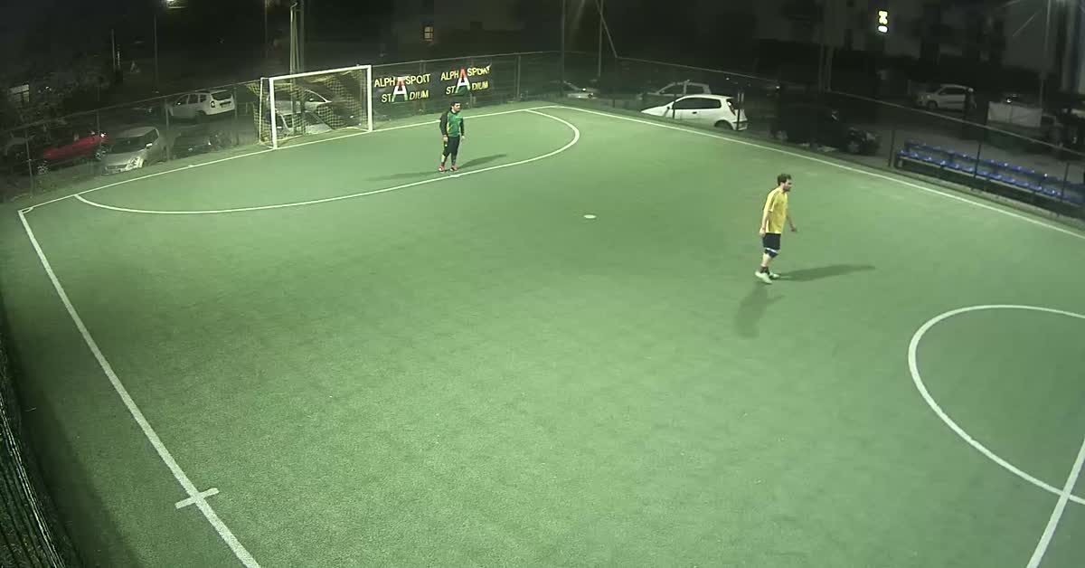 gol sotto le gambe