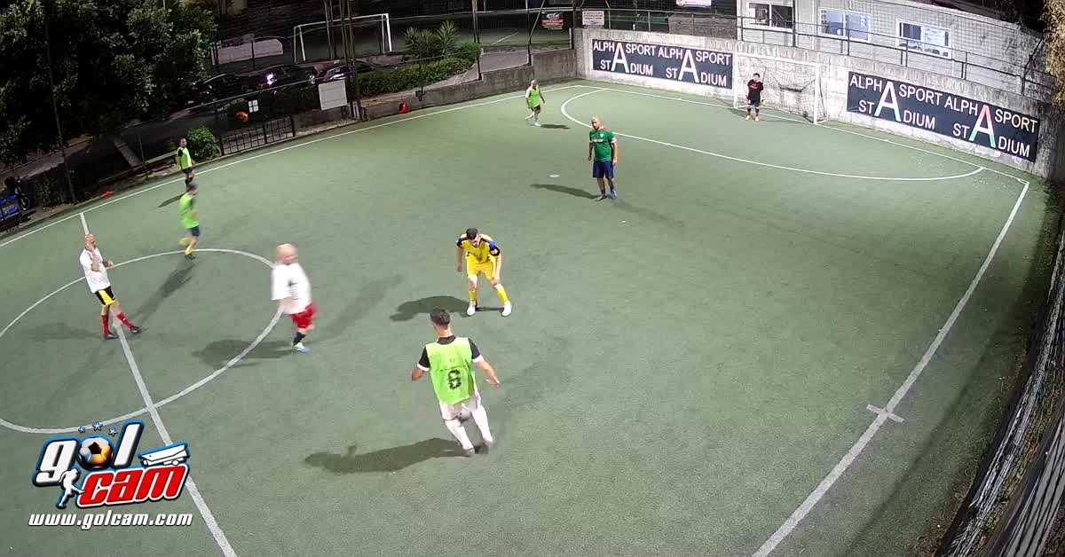 Tiro al volo, palo e goal