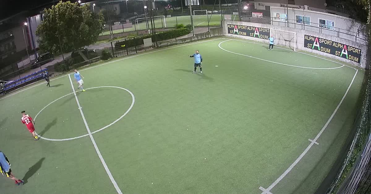 Lo infila a fil di palo
