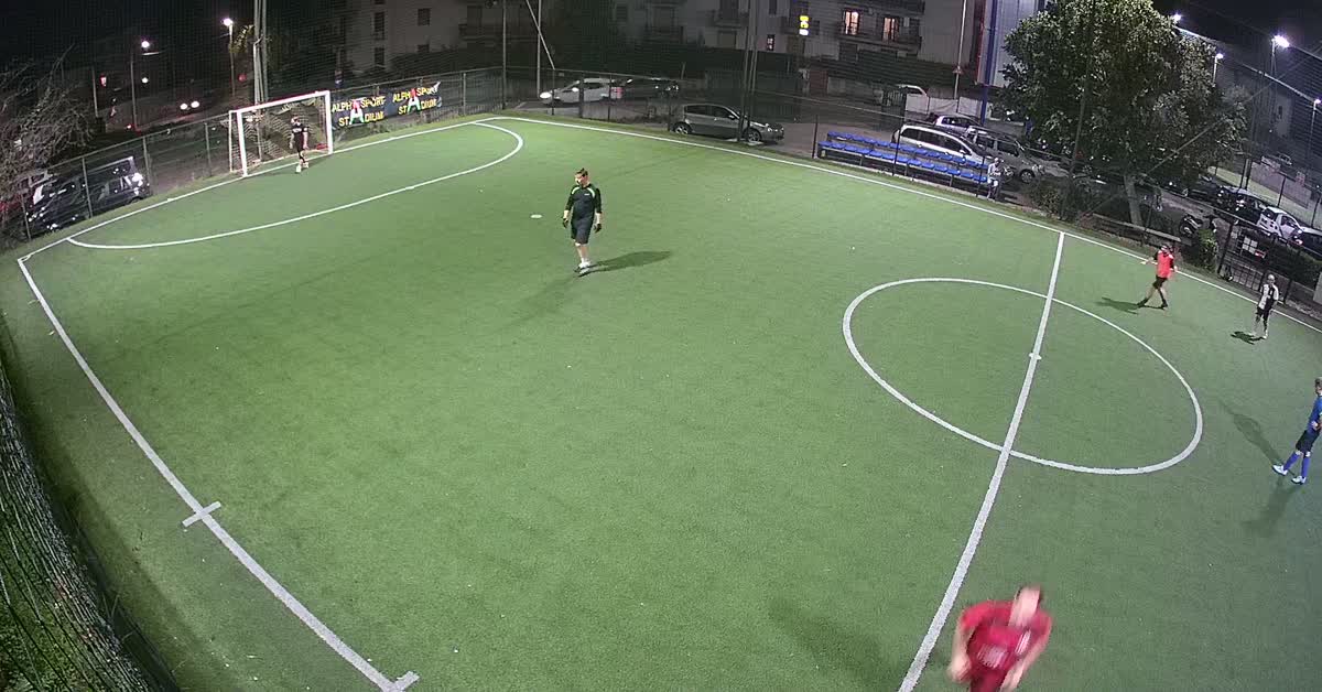 Dribbling e goal a fil di palo