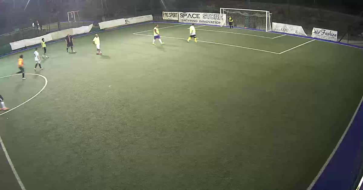 Il bomber segna su punizione