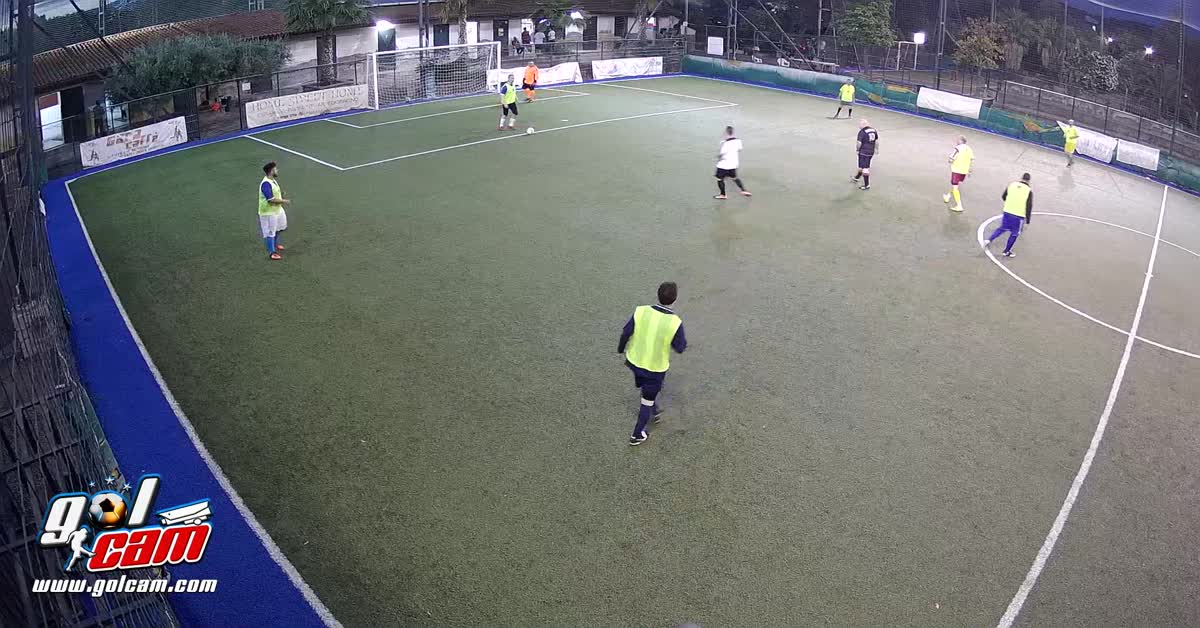 Tiro e gol da fuori