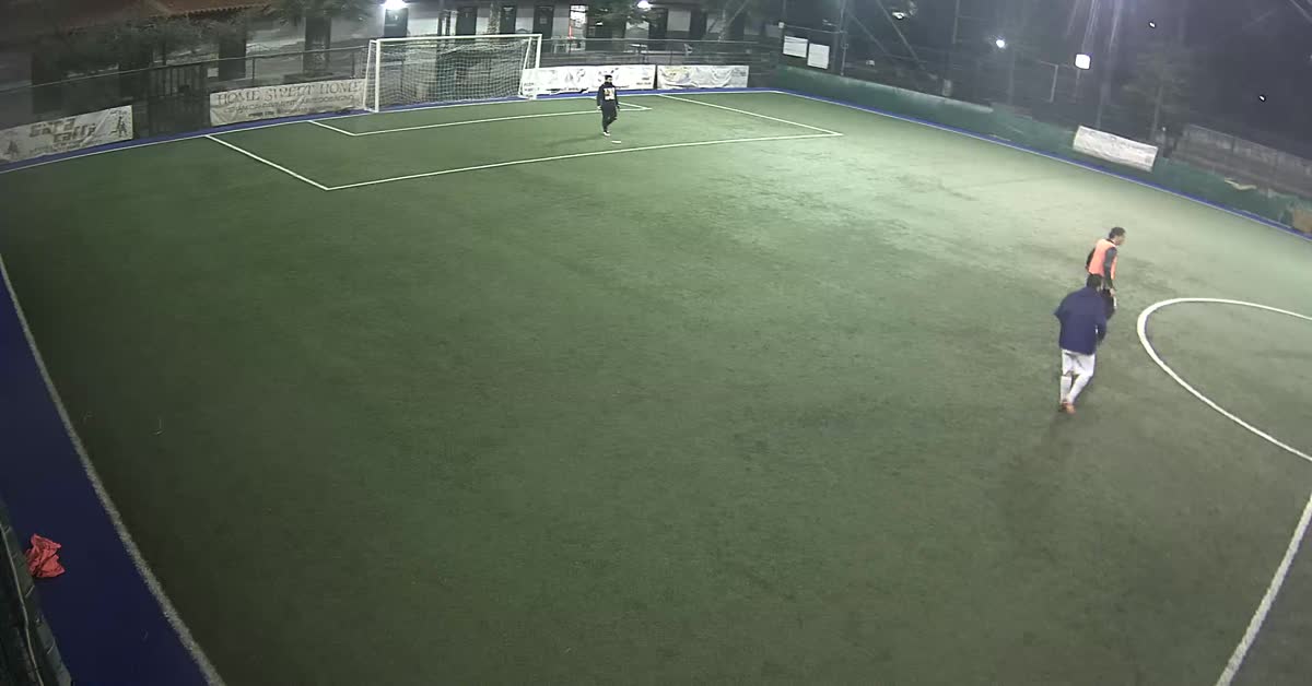 Altra parata con il piede