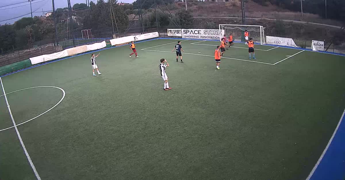 Dal centrocampo