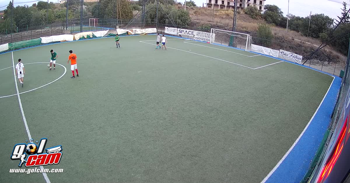Palleggio a centrocampo 