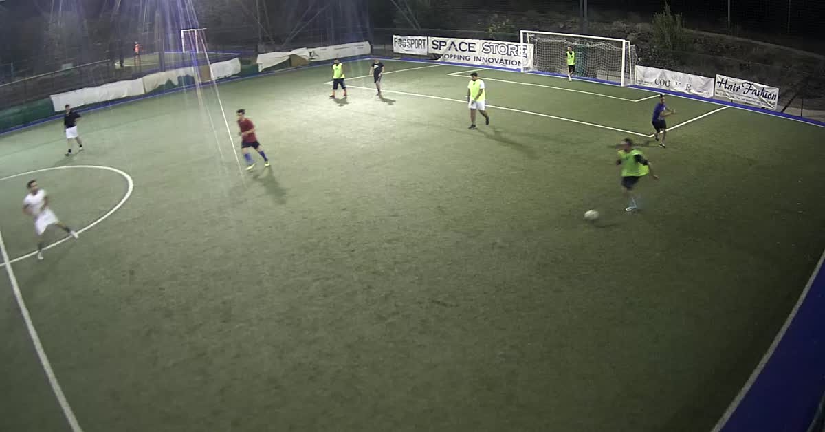 Tutto da solo e pallonetto da 
