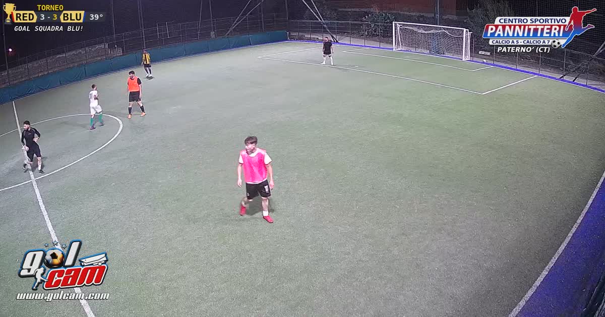 Stop di petto e gol