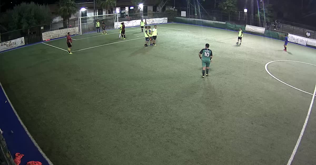 Punizione Lontana Deviata Gol