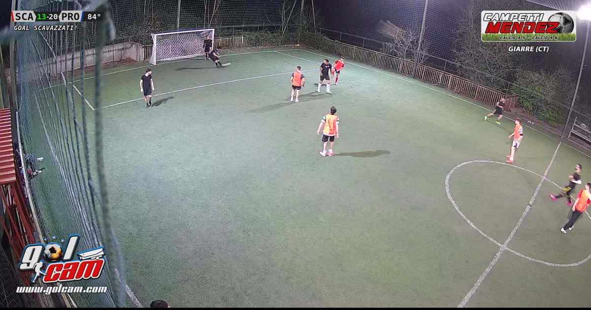 Tiro dal centro campo