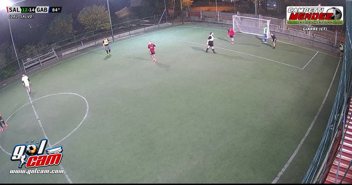 Gran botta dalla distanza