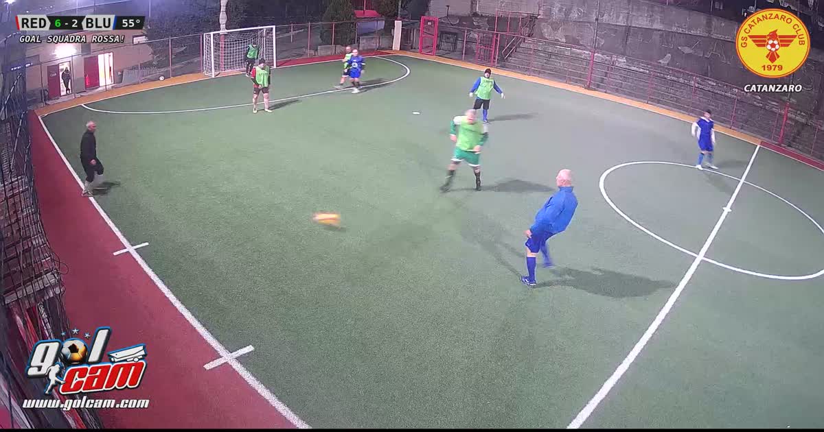 gol sotto l"incrocio