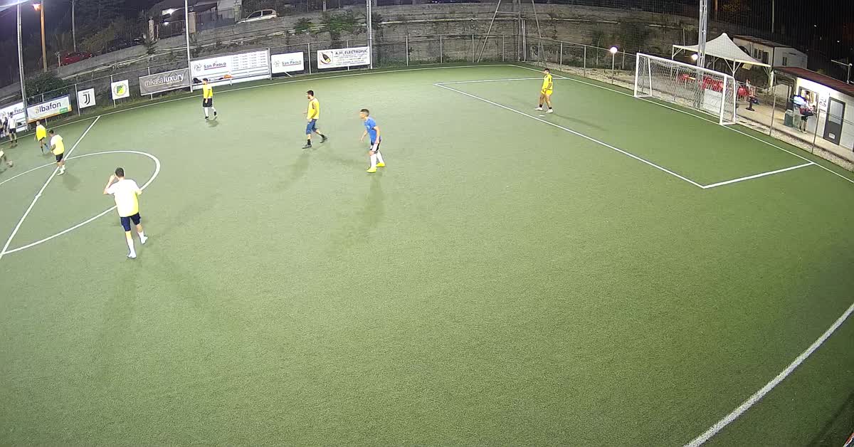 Tiro da centrocampo