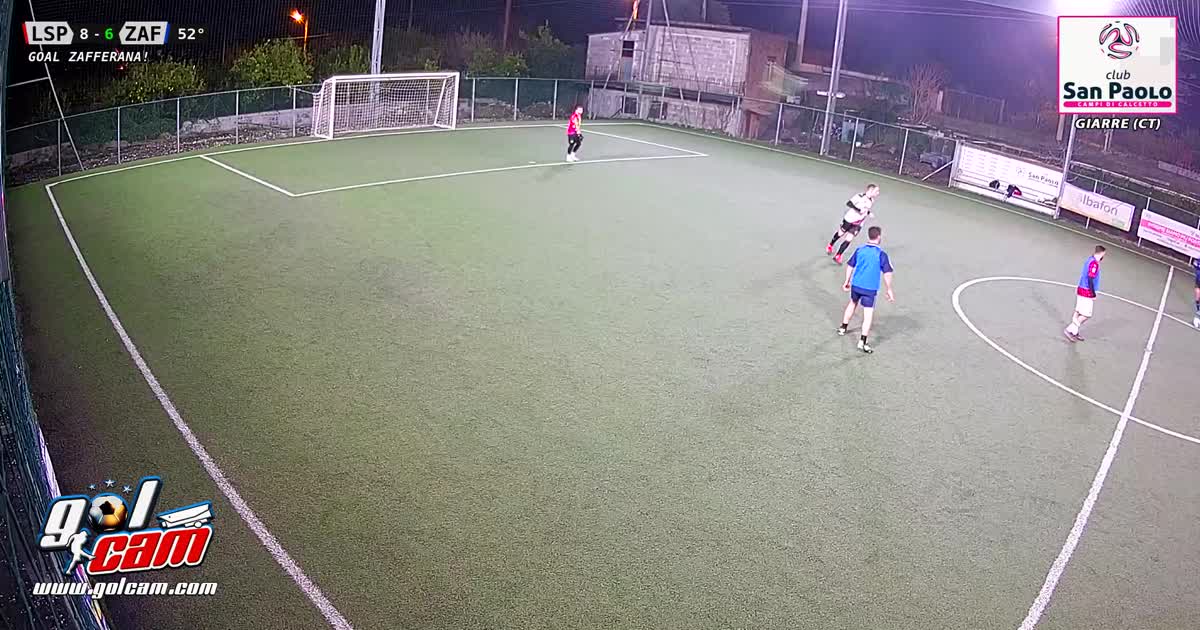 Gol da opportunista 