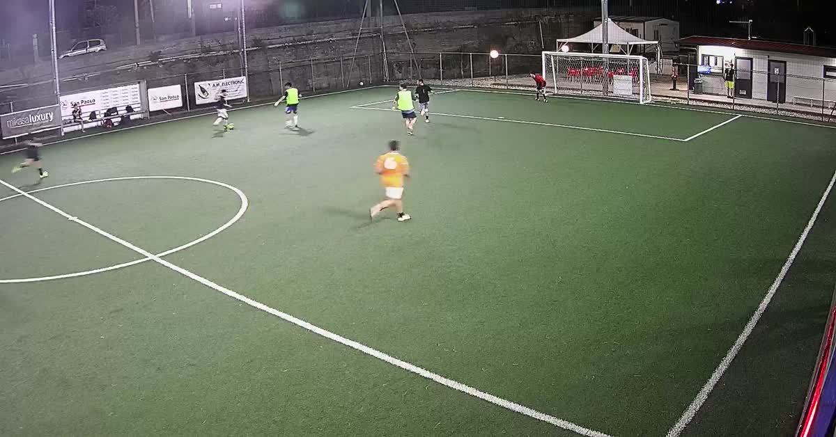 Finta, tiro e gol
