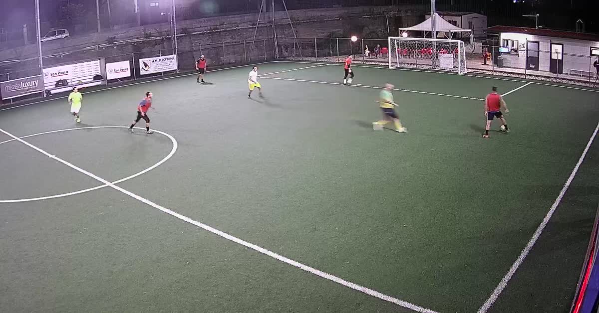 Ruba palla e gol