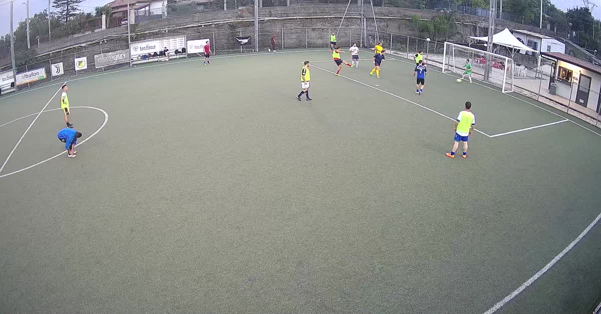Gol 1/ sinistro rasoterra