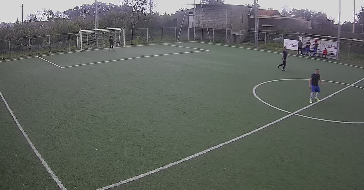 Passaggio al bacio e gol spett
