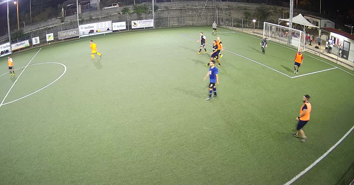 Tiro dentro area 