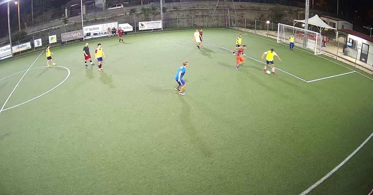 Gol con peppe bona in porta
