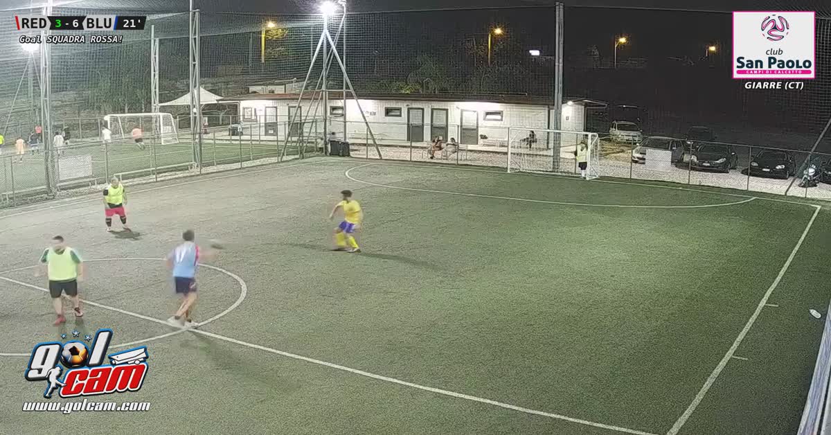 Dribbling e gol di tacco