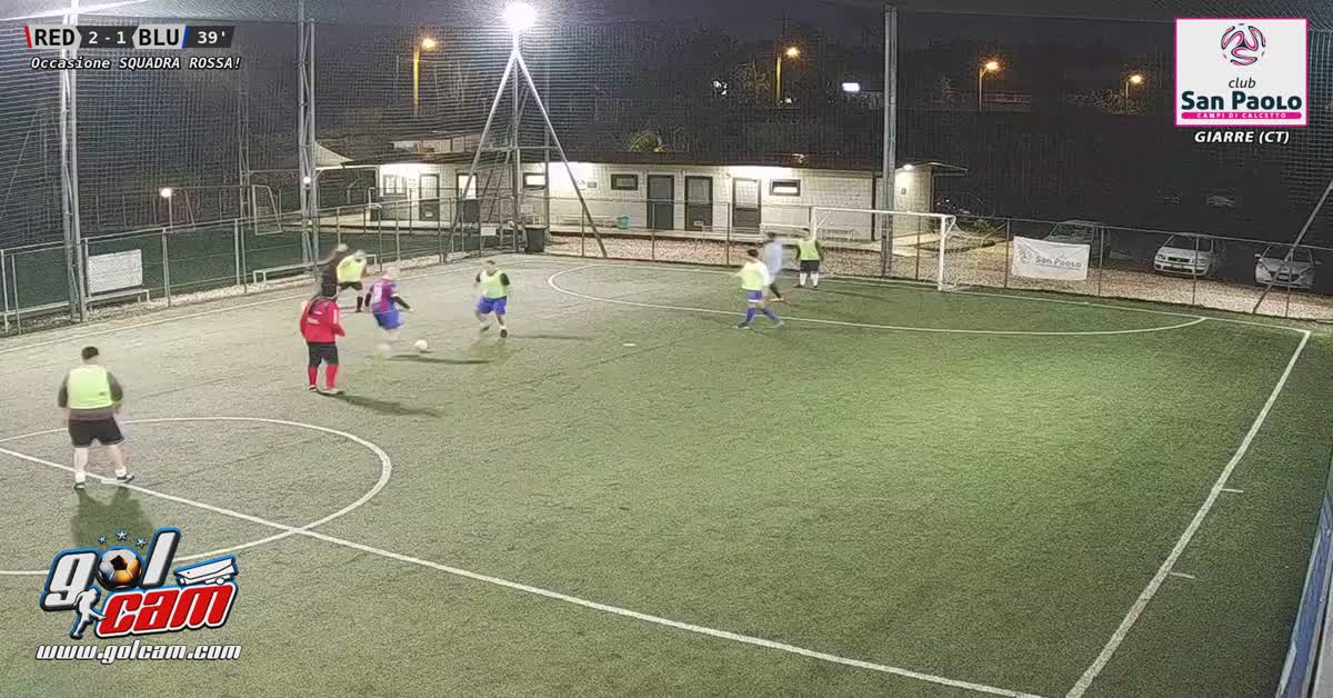 Assist nello stretto 