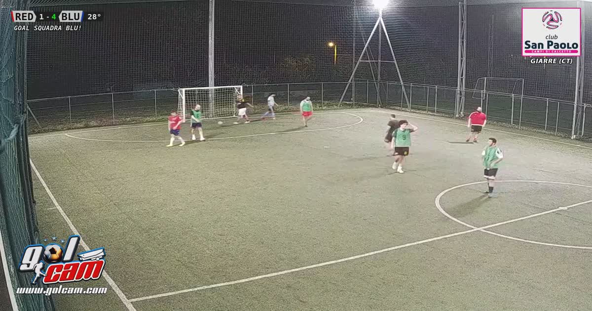 Gol dal limite dell"area