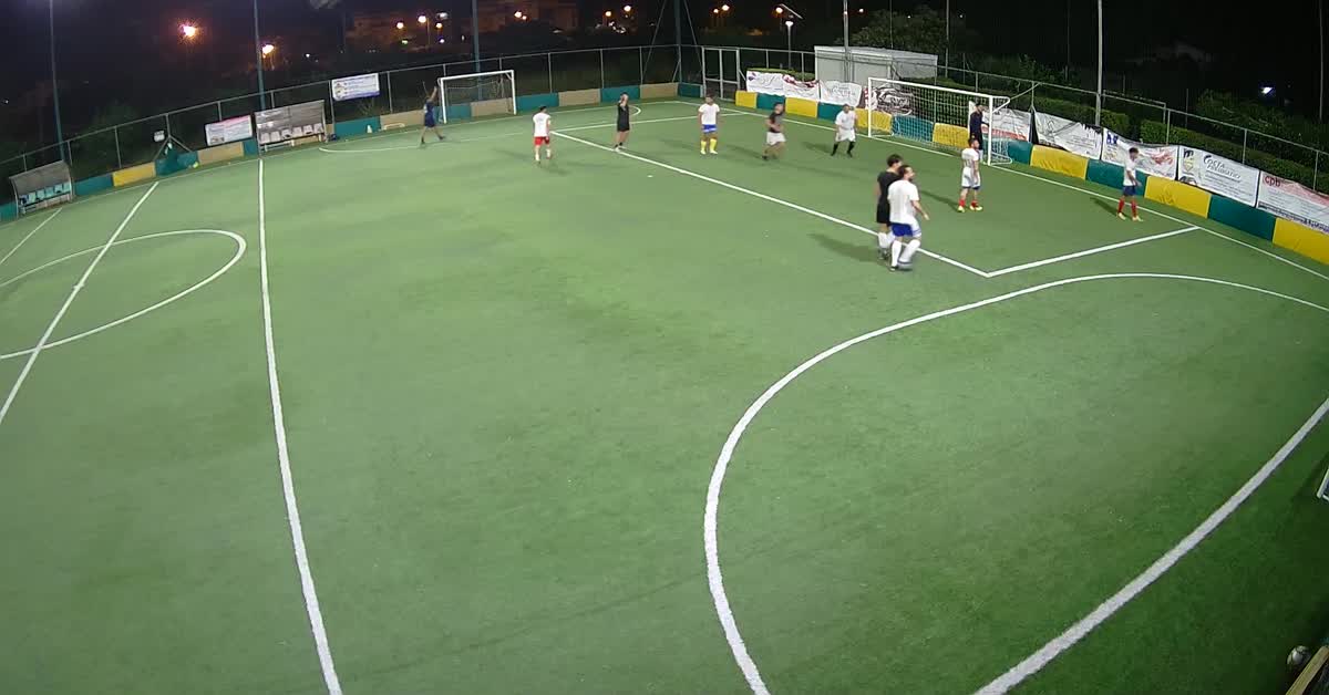 Smanacciata su calcio d"angolo