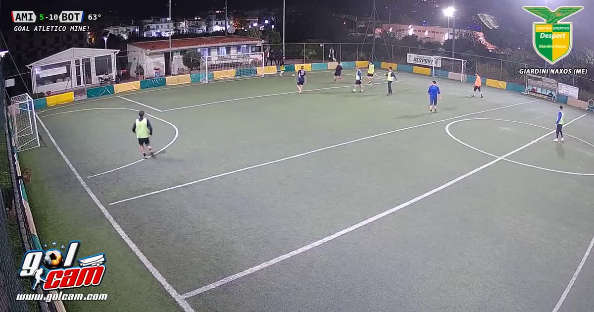 Tunnel di tacco e goal