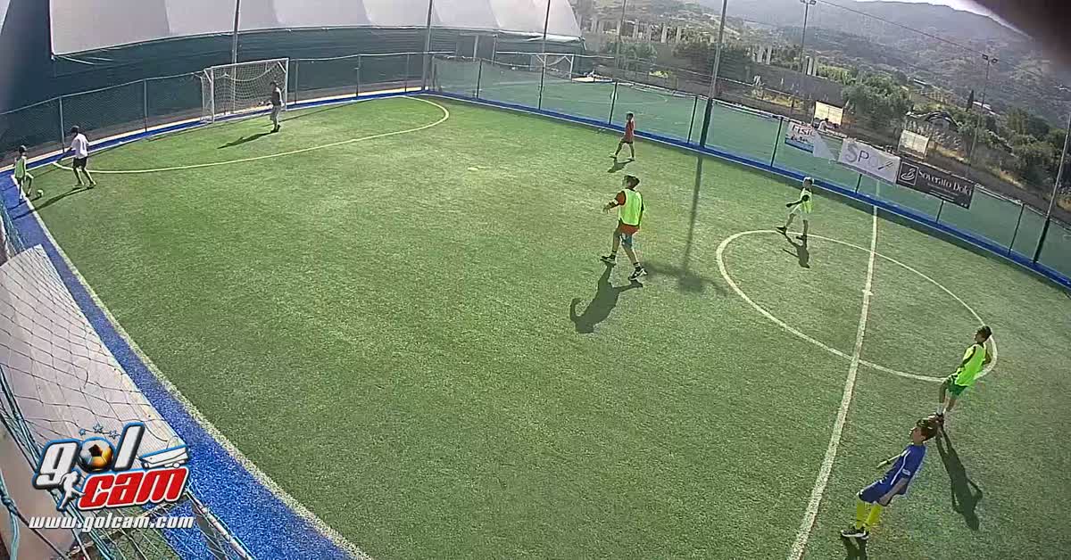 Rinvio e gol al volo