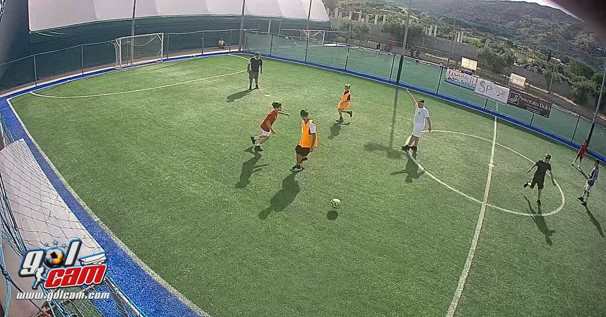 Filtrante palla in mezzo e gol