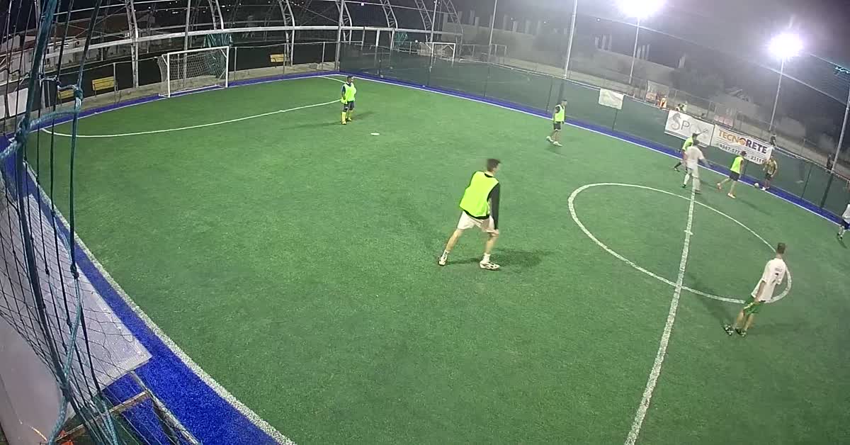 Alzata di destro e tiro mancin