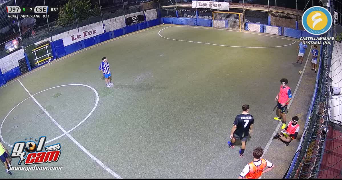 Gol cacca Giovanni corre addos