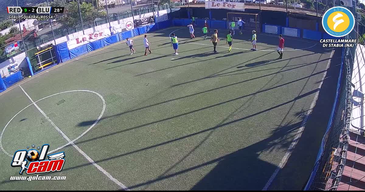 Goal di potenza da fuori area 