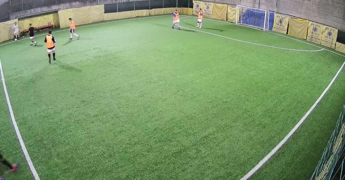 Gol con dribbling e tunnel