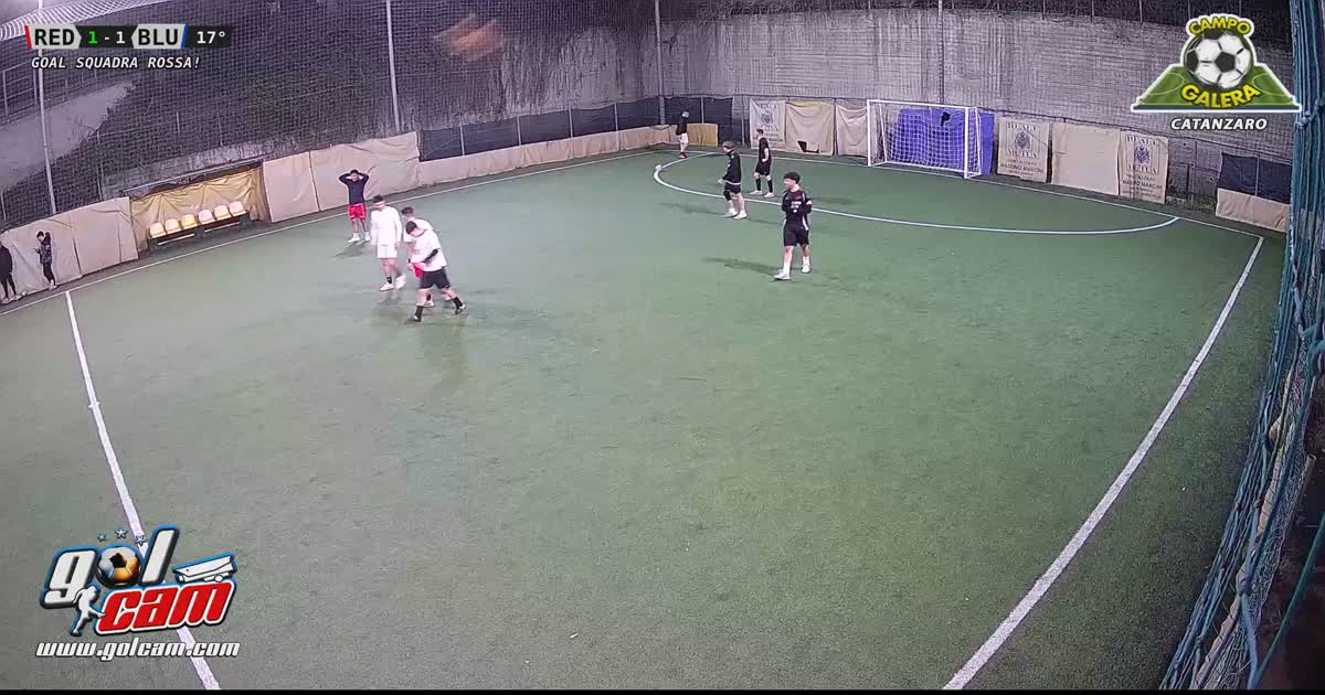 Gol in mezzo a 2